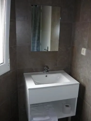 *** Konukevi Hostal Soler Sant Joan De Villatorrada İspanya